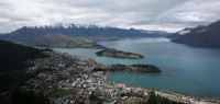 春节将至，游客蜂拥至新西兰著名小镇参加庆祝活动