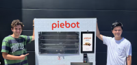 华人男孩发明机器人做洋人饭，奥克兰工地成PieBot试验场