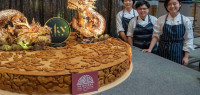 新西兰史上最大月饼亮相SkyCity，海外庆中秋不忘中国传统味