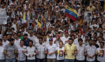 通货膨胀高达700% 委内瑞拉民众怒火街头