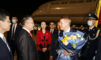 总理Chris Hipkins已经抵达北京，明天将和中国国家主席习近平会晤