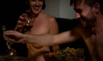 奥克兰第一场「裸体晚餐」将于下周五举办，请准备坦诚相见！