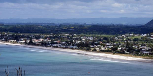 A search and rescue operation is being carried out today to search for a second man missing after his friends body washed ashore at Waihi Beach yesterday.