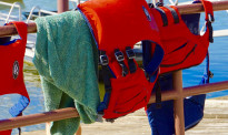 普吉岛沉船事件伤亡惨重：救生衣为何没能救生？