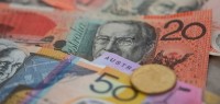 网络热议！澳洲银行禁止往国内转人民币？已有银行回应！