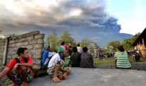 1.7万中国游客被困巴厘岛:火山持续喷发 空中交通中断 或将发生爆炸式迸发