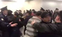 评中国乘客滞留东京机场事件：“爱国”别被玩坏了