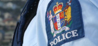 新西兰父女4人失踪案：警方搜寻12天无果，将暂停搜索行动