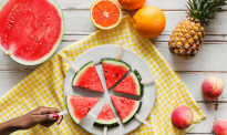 桃子和西瓜同吃，真的会引起食物中毒吗？