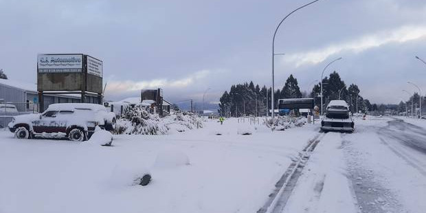 A large amount of snow fell in Waiouru v2