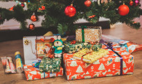 总理Jacinda Ardern和名嘴Mike Hosking交换了圣诞礼物，他们给对方送了啥？