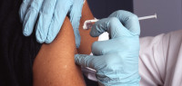 中国：新冠疫苗谁能打？什么时候打？去哪打？定了！