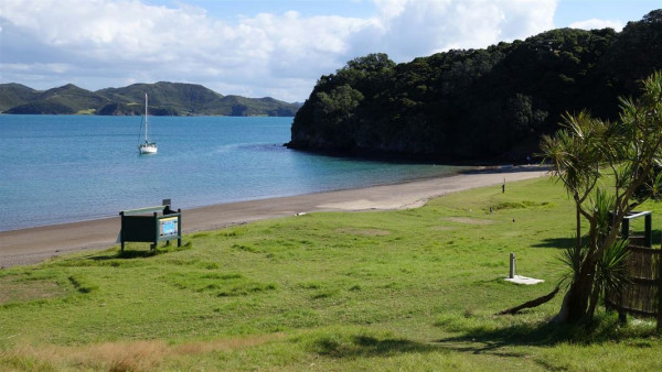 10 Cable Bay Holiday Park