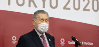 抱怨女性话多？！东京奥组委主席为不当言论道歉，但称“无意辞职”