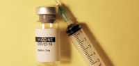 已接种新冠疫苗的人会传播病毒吗？