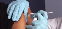 又一国家叫停阿斯利康疫苗 3名医护接种后出现血栓 