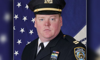 纽约警察分局局长警车内饮弹自尽 自杀前曾打电话报警