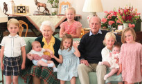 向菲利普亲王致敬 英国王室公开罕见家庭照