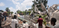 海地强震已经导致724人死亡 多国承诺将援助赈灾