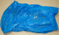 奥克兰回收站现死婴：警方公布一批衣物图片 盼找到孩子的母亲