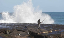 封锁期间还去钓鱼？奥克兰两名男子在Muriwai钓鱼被发现