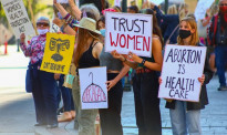 美国宪法不再保护女性堕胎权 新西兰政界齐声谴责 