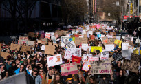 澳大利亚多地抗议美堕胎权裁决：数千人涌上街头，齐声呐喊