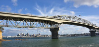 北岸大桥争端再起：还是要腾出一条车道用于步行和骑行？
