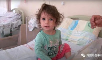 土耳其2岁小女孩被蛇咬，当即反咬回去把蛇咬死…这??!