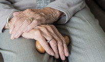 新西兰越来越多的老人缺钱举债，舒适的退休生活一去不返……