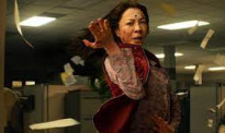 《瞬息全宇宙》横扫奥斯卡，好莱坞华裔电影人褒贬不一