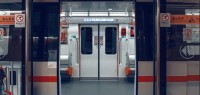 3名华人留学生加拿大遇袭! 地铁上被锁喉险窒息 领馆提醒注意安全