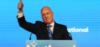 新西兰掀起“蓝色浪潮”：国会送旧迎新 谈判进展依旧神秘