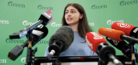 Chlöe Swarbrick的崛起之路：她是如何成长为绿党新任联合党魁的？