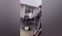 （视频）震惊！北岸学校内学生斗殴！拳打脚踢 老师不管？
