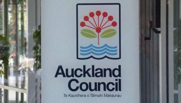 eight col Auckland council sign horizontal3